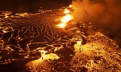 İzlanda'da dün yaşanan volkanik patlamanın etkileri sürüyor