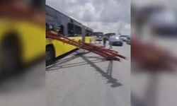 Arnavutköy'de kamyondan düşen demirler İETT otobüsüne saplandı: 2'si ağır 5 kişi yaralı