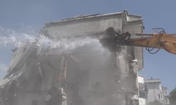 Büyükçekmece Belediyesi, 17 Ağustos Depremi'nin 23'üncü yılında 44 hasarlı konut yıktı