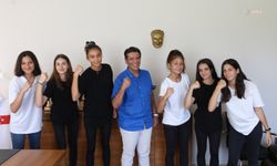 Döşemealtı Belediye Başkanı Genç, Kadın VoleyboI takımını ağırladı