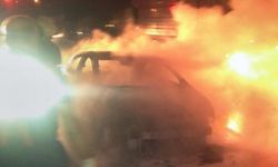 Edirne Keşan'da müşterili bir taksi alev alev yandı
