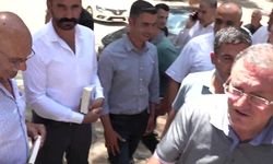 Hatay Büyükşehir Belediye Başkanı Lütfü Savaş, Yayladağı’nda esnafı ziyaret etti