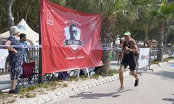 Kuşadası'nda Ata Yahşi anısına triatlon yarışı düzenlendi