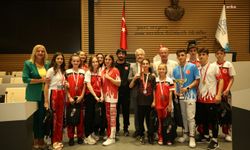Nilüferli sporcular başarı sevincini Başkan Erdem'le paylaştı