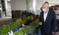 Yenimahalle Belediye Başkanı Yaşar pazar esnafını ziyaret etti