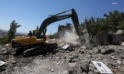 Yenimahalle Belediyesi metruk yapıları yıkıyor