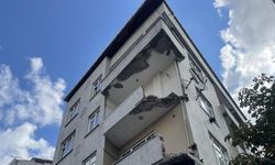 Bağcılar'da balkonun çökmesi sonucu ikinci kattan düşen işçi hayatını kaybetti