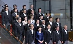 Japonya'da suikast revizyonu: 7 bakan Moon'cu çıktı, kabine değişti