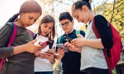 Türkiye'de çocuklar günün 6 saatini sosyal medyada geçiriyor