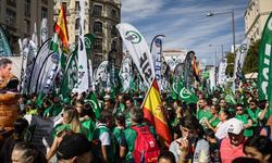 İspanya'da kriz ve enflasyona karşı karşı ilk büyük gösteri
