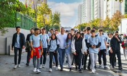 Esenyurt Belediye Başkanı Bozkurt'tan gençlerle farkındalık yürüyüşü