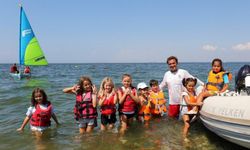 İzmir Narlıdere'nin kızları yelkenle tanıştı