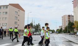 Sivas'ta okul çevrelerindeki işaretlemeler yenileniyor
