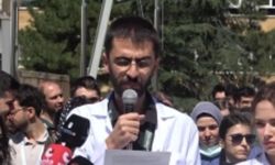 Asistan hekimler Hacettepe'de de eylemdeydi: İş bırakma dahil tüm hak arayışlarımıza devam edeceğiz
