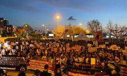 Ankara’da 10 Ekim Gar Katliamı’nda yaşamını yitirenler Kadıköy'de anıldı: "Katillerden hesap sorulacak"