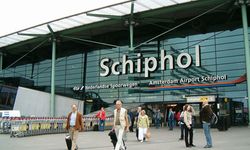 Amsterdam Schipol Havalimanı personel eksikliği nedeniyle ordudan yardım istedi