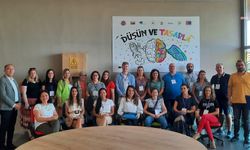 Muratpaşa Belediyesi ASSİM Teknoloji Merkezi'ne yabancı öğrencilerden ziyaret
