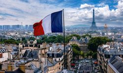 Fransa, İran'daki Şah Çerağ Türbesi'ne düzenlenen saldırıyı kınadı