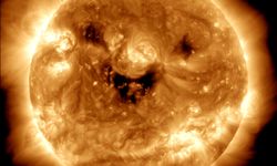 NASA, Güneş'in gülümseyen fotoğrafını yayınladı