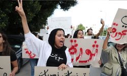 İran'da Mahsa Amini protestoları üniversiteden lise ve ortaokullara indi, işçiler greve hazırlanıyor