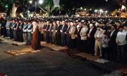 Kabe imamına 'Ayasofya Camii avlusunda namaz kıldırdığı için' 12 yıl hapis cezası verildi