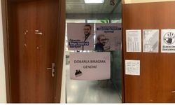 Boğaziçi Üniversitesi akademisyenlerinin kapılarındaki afişler söküldü: İzin vermeyenlerin kapıları fotoğraflandı