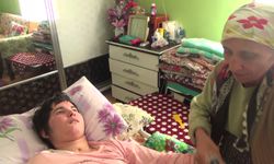 4 yıldır yatağa bağımlı yeğenine bakan kanser hastası Sariye Hoşça: Bakıcı aylığı yetmiyor