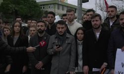 İYİ Partili gençler, TRT’nin Akşener yayınını kesmesini protesto etti