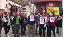 Öğretmenlik Meslek Kanunu’nun iptali için öğretmenlerden kırmızı kartlı protesto