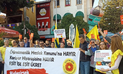 Öğretmenler Antalya’dan seslendi: Anayasa Mahkemesi’ni öğretmenlerin sesini duymaya çağırıyoruz