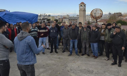 Adana'da sayacılar zam talebiyle eylem yaptı