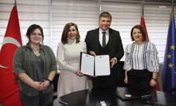 Karşıyaka Belediyesi, "Beyaz Baretli Kadınlar" için iş birliği protokolü imzaladı