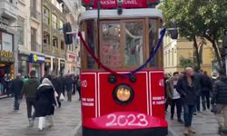 Tarihi Taksim Tramvayı, yenilendikten sonra bugün ilk seferini yaptı
