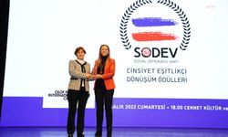 "Beyaz baretli kadınlar" projesiyle Balçova Belediyesi ve İnşaat Mühendisleri Odasına ödül