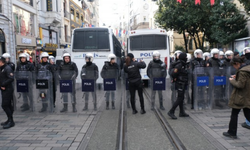Paris katliamı protestosunda gözaltına alınan 14 kişi serbest bırakıldı