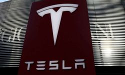 Tesla Çin’de 1,6 milyon aracı geri çağırdı