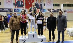 ‘100. Yıl Cumhuriyet Voleybol Turnuvası’nın kazananı Çengelköy Voleybol Kulübü Derneği oldu