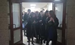 İzmir Barosu avukatlarından şiddete tepki