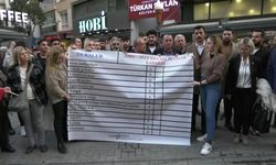 İzmir'de CHP'li gençler hükümete karne verdi
