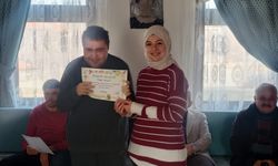 Kırşehir Belediyesi'nin Engelsiz Yaşam Rehabilitasyon Merkezi’nde Öğrenciler Karnelerini Aldı