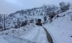 Batman Sason'da kardan kapanan köy yolları açılıyor