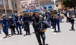 Peru'da Castillo çıkmazı: OHAL geldi
