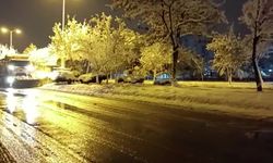 Ankara Büyükşehir Belediyesi'nin karla mücadele çalışmaları sabaha dek sürdü