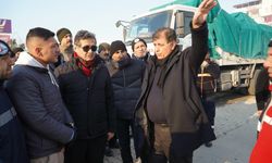 Karşıyaka Belediye Başkanı Tugay deprem bölgesinde: Barınma, beslenme ve tuvalet sorunu var