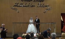 Depremde yakınlarını kaybeden çift, yerleştikleri Denizli’de evlendi