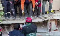 Hatay'da depremden 80 saat sonra 2 yaşındaki erkek çocuk kurtarıldı
