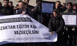 İstanbul Üniversitesi öğrencilerinden “uzaktan eğitim” protestosu