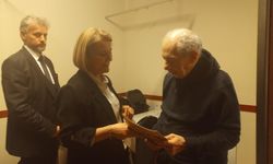 İzmit Belediye Başkanı Hürriyet, Duayen Sanatçıları ‘Leyla Hanım’a Davet Etti