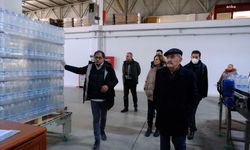 Yılmaz Büyükerşen, deprem bölgesi için içme suyu üreten Kalabak Pet Dolum Tesisi’nde çalışmaları inceledi