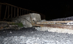 Hatay'daki son depremlerde köprü 10 santimetre aşağı çöktü
